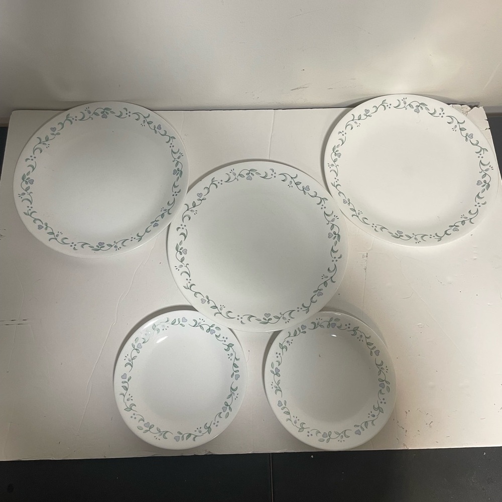 Corelle by Corning “Country Cottage” Set – 5 Pieces (3 Dinner, 2 Salad)